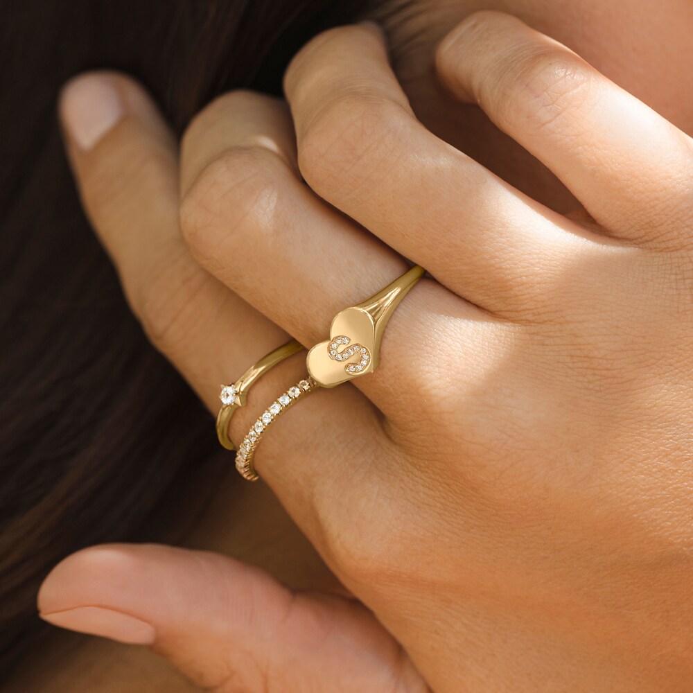 Juliette Maison Black Diamond Initial Heart Signet Ring 1/6 ct tw Round 10K Yellow Gold n4PEilBA