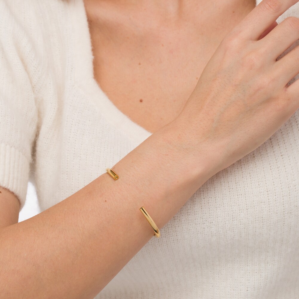 Stella Valle Letter O Bangle Bracelet 18K Gold-Plated Brass JcA638yT Stella Valle Letter O Bangle Bracelet 18K Gold-Plated Brass JcA638yT